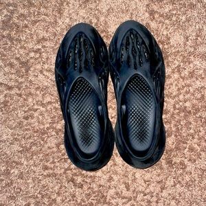 Adidas men’s Yeezy foam runner